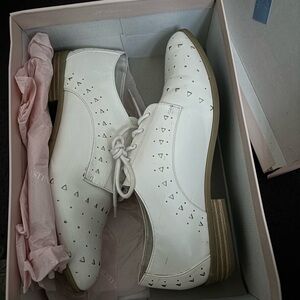 Justfab white Oxfords size 9 in women